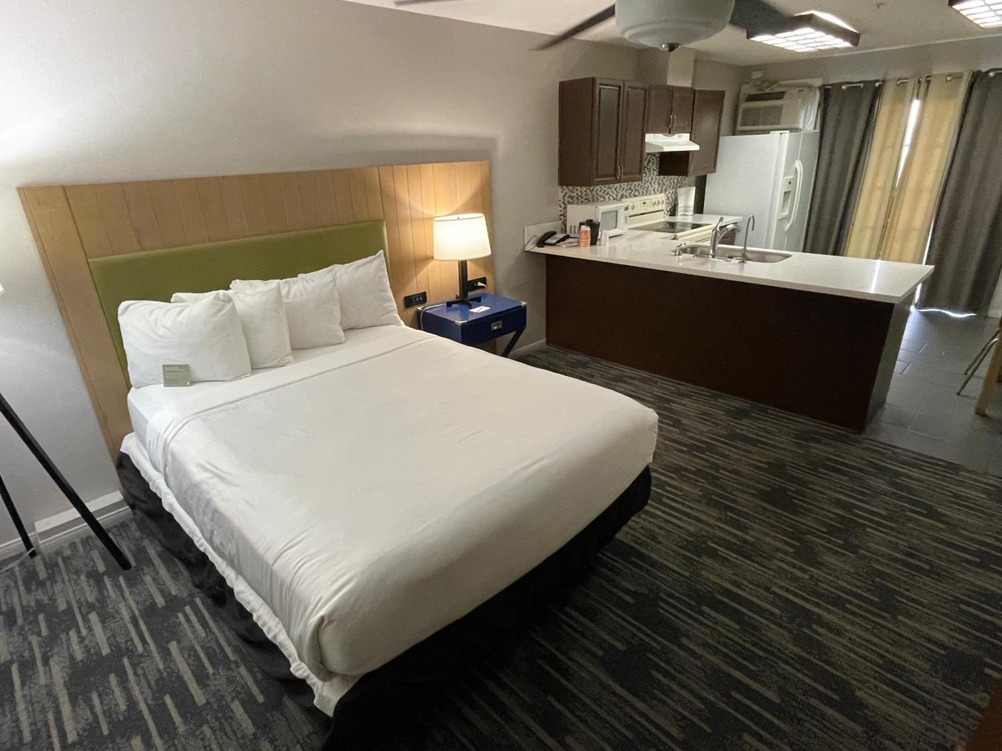 Country Inn & Suites By Radisson, Bakersfield, Ca Eksteriør billede